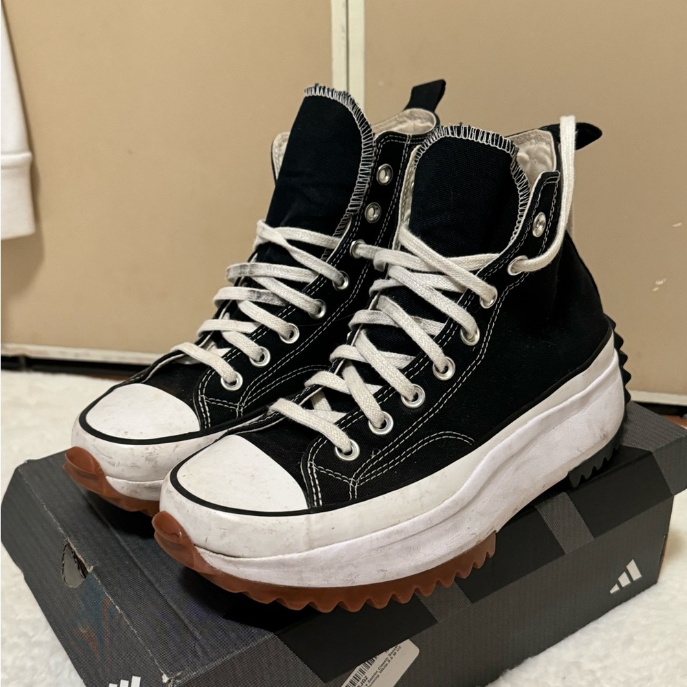 Converse Run Star Hike